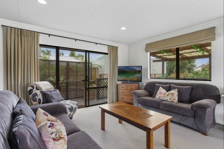 Photo of property in 1297 Papamoa Beach Road, Papamoa Beach, Papamoa, 3118