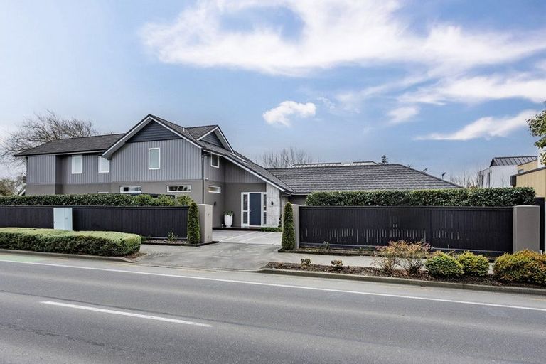 Photo of property in 2 Snowdon Road, Fendalton, Christchurch, 8052
