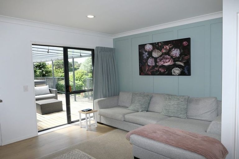 Photo of property in 5 Sovereign Way, Paraparaumu, 5032