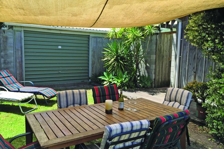 Photo of property in 5 Waetford Road, Matapouri, Whangarei, 0173