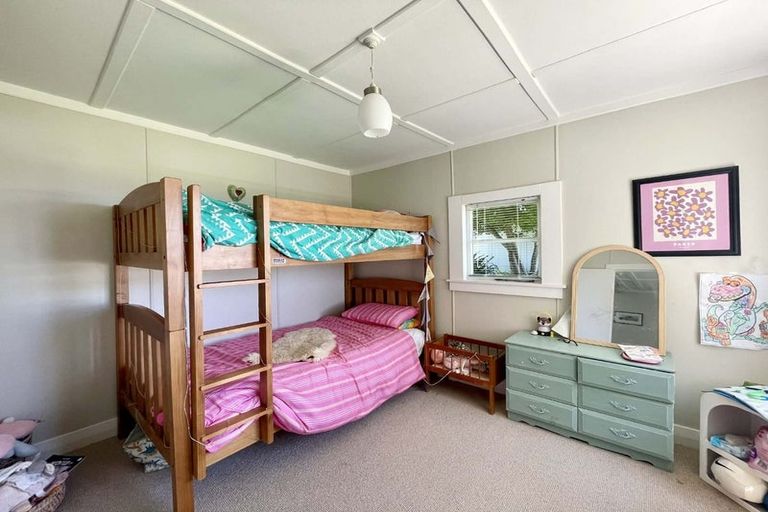 Photo of property in 9 Lismore Street, Strandon, New Plymouth, 4312