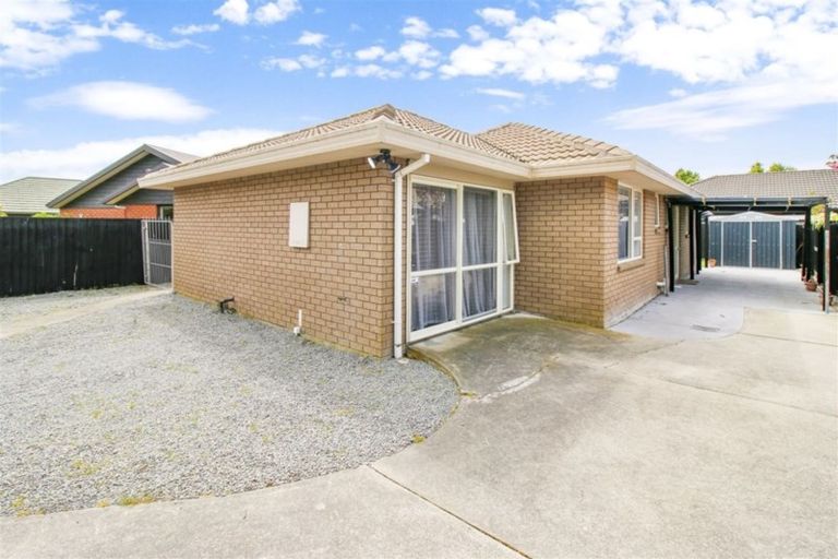 Photo of property in 1/25 Thistledown Place, Woolston, Christchurch, 8062
