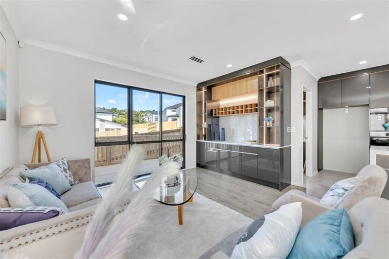Photo of property in 4 Glann Lane, Flat Bush, Auckland, 2019