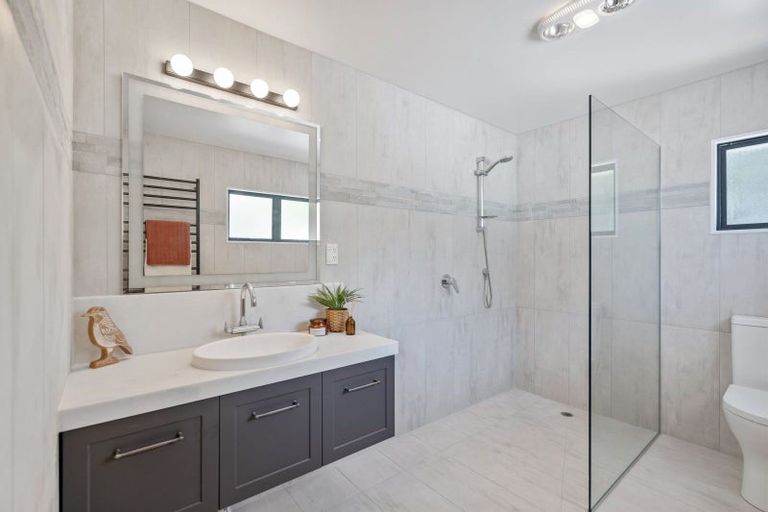 Photo of property in 42 Manganese Point Road, Tamaterau, Whangarei, 0174