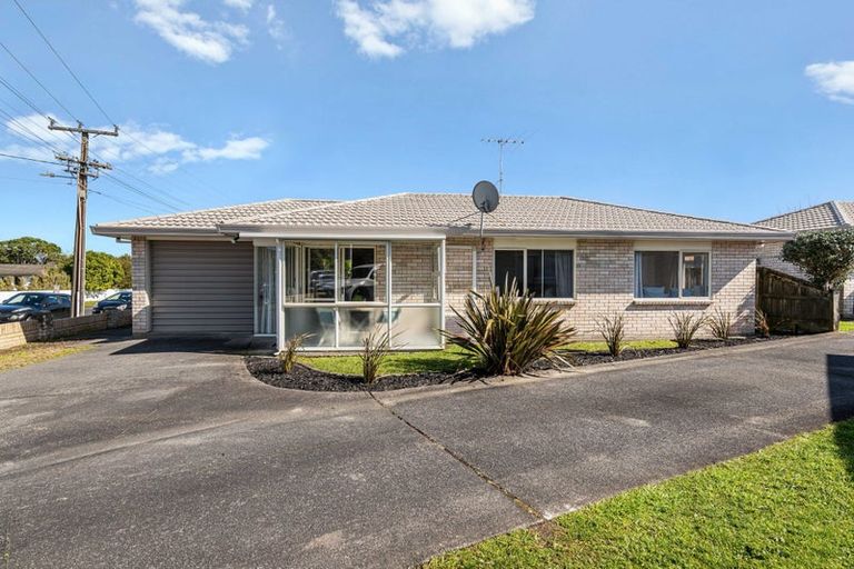 Photo of property in 1/2 Doment Crescent, Orewa, 0931