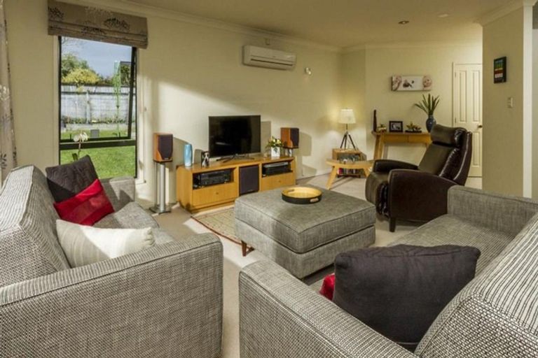 Photo of property in 45 Te Wharau Drive, Greenhithe, Auckland, 0632