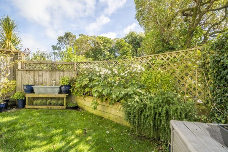 Photo of property in 107 Kenmore Street, Newlands, Wellington, 6037