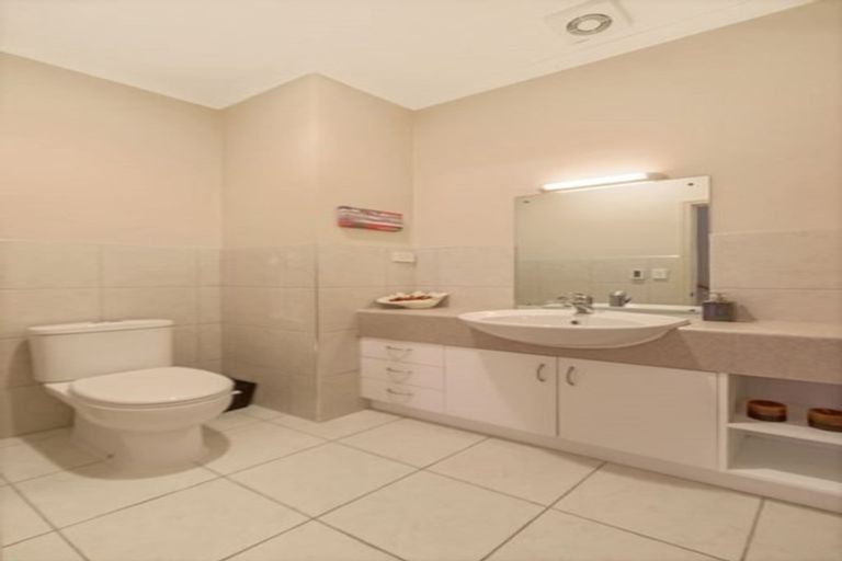 Photo of property in 46 Parkwood Crescent, Gulf Harbour, Whangaparaoa, 0930