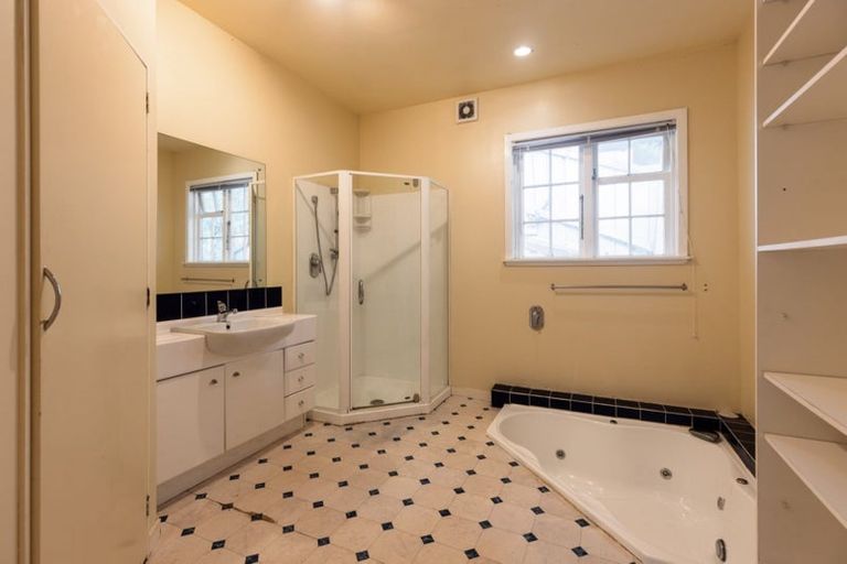 Photo of property in 10 Darlington Terrace, Miramar, Wellington, 6022