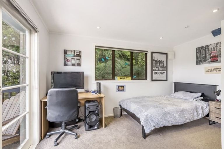 Photo of property in 102 Park Hill Road, Birkenhead, Auckland, 0626