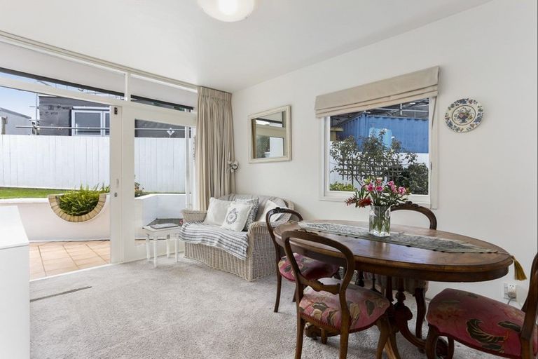 Photo of property in 3/212 Hurstmere Road, Takapuna, Auckland, 0622