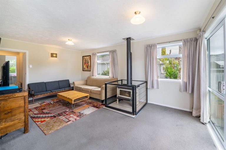 Photo of property in 15 Poole Crescent, Wainuiomata, Lower Hutt, 5014