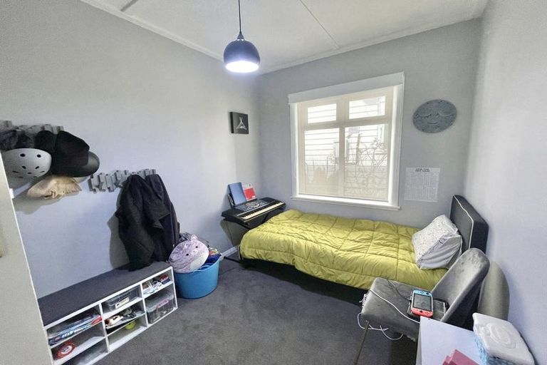 Photo of property in 26 Queens Drive, Kilbirnie, Wellington, 6022