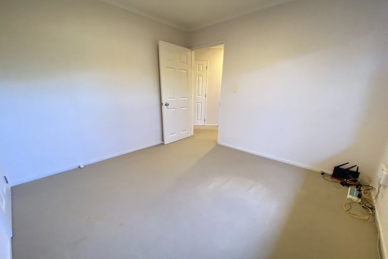 Photo of property in 6e Clearwater Cove, West Harbour, Auckland, 0618