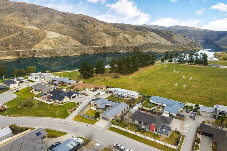 Photo of property in 15 Sunhaven Cove, Cromwell, 9310