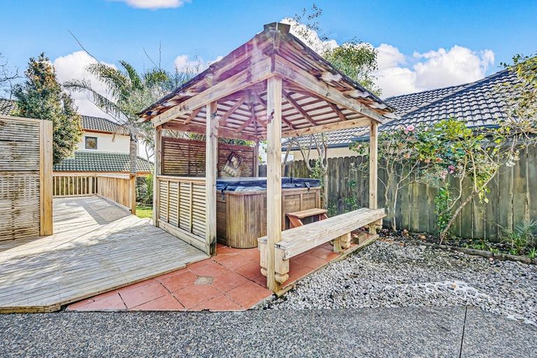 Photo of property in 43 Lansell Drive, East Tamaki Heights, Auckland, 2016