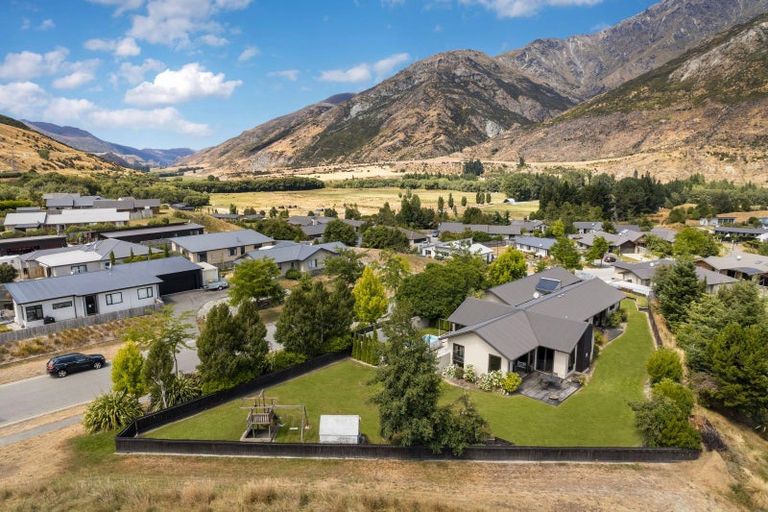 Photo of property in 38 Rere Road, Lake Hayes, Queenstown, 9304