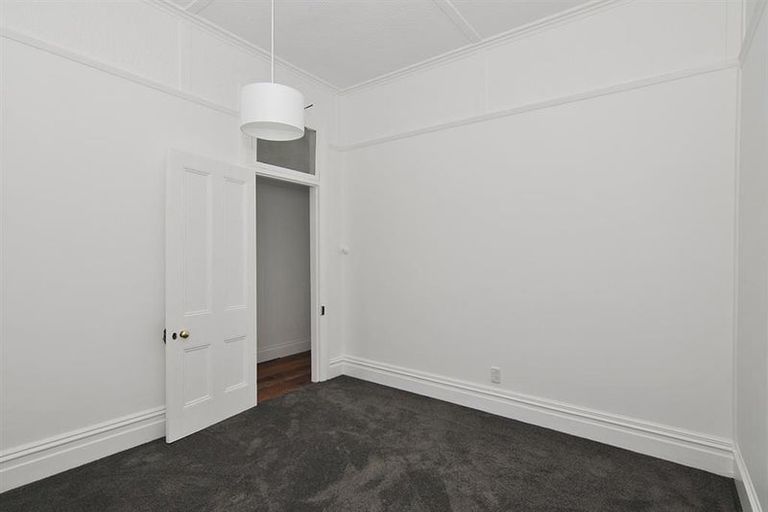 Photo of property in 5 Glendavar Street, Berhampore, Wellington, 6023