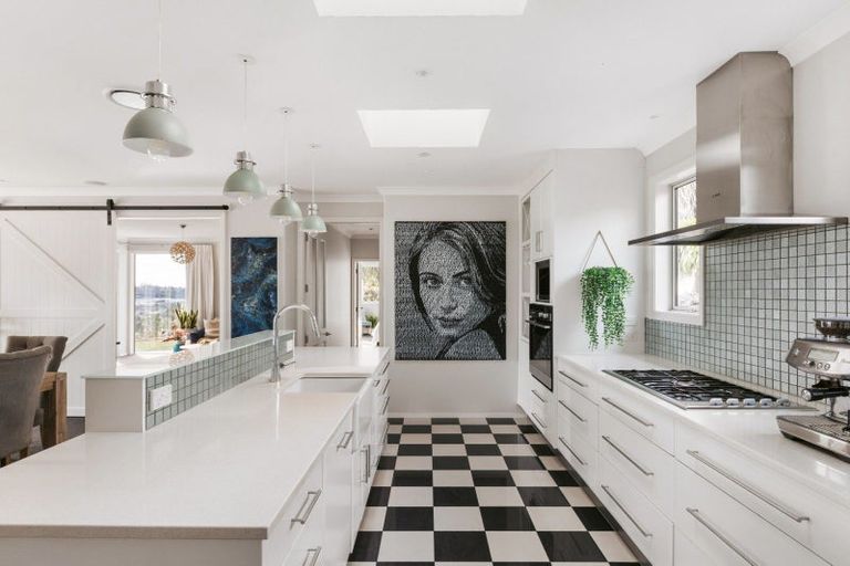 Photo of property in 40 Broadwater Close, Pyes Pa, Tauranga, 3112