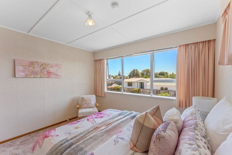 Photo of property in 10 Walton Road, Paraparaumu Beach, Paraparaumu, 5032