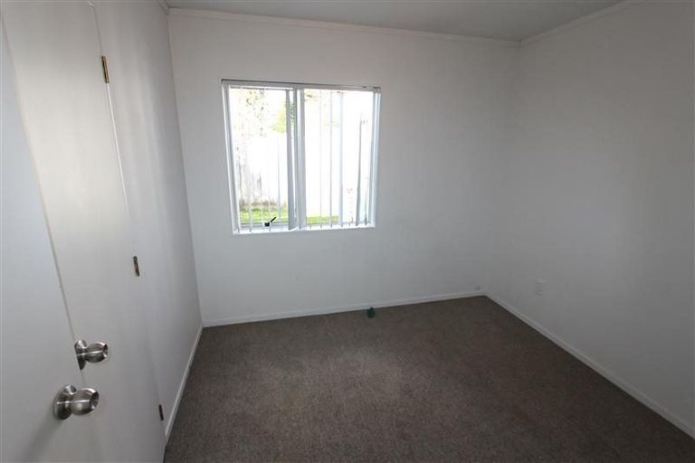 Photo of property in 33 Blueridge Close, Sunnyvale, Auckland, 0612