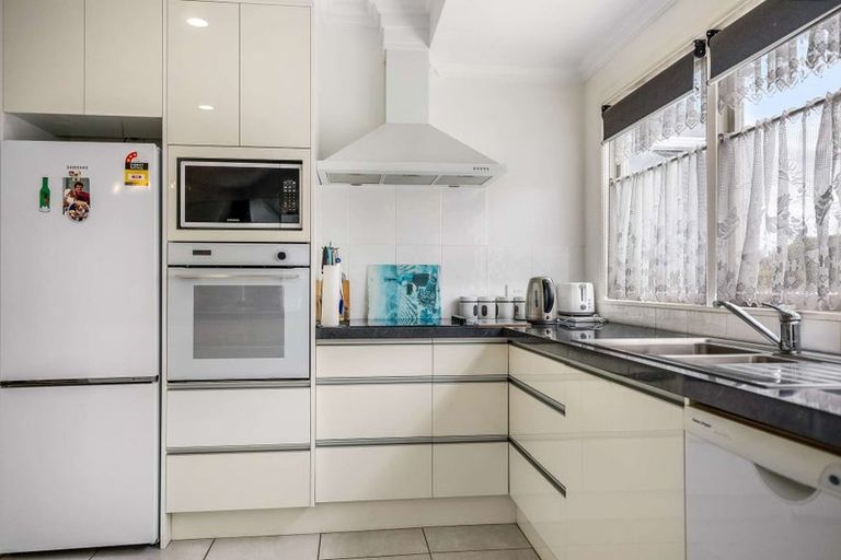 Photo of property in 2 Awatere Avenue, Beerescourt, Hamilton, 3200