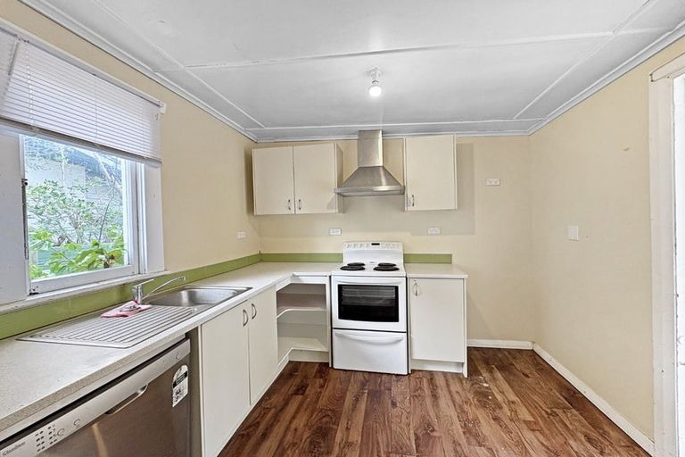 Photo of property in 37 Manuka Street, Castlecliff, Whanganui, 4501