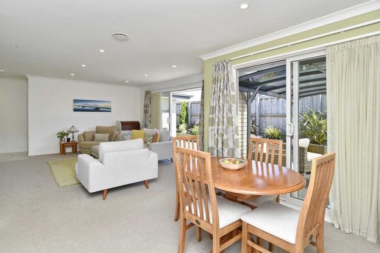 Photo of property in 21 Tutton (pvt) Mews, Rangiora, 7400