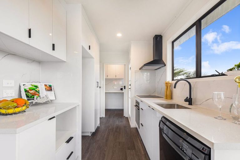 Photo of property in 1/9 Hydra Place, Glen Eden, Auckland, 0602