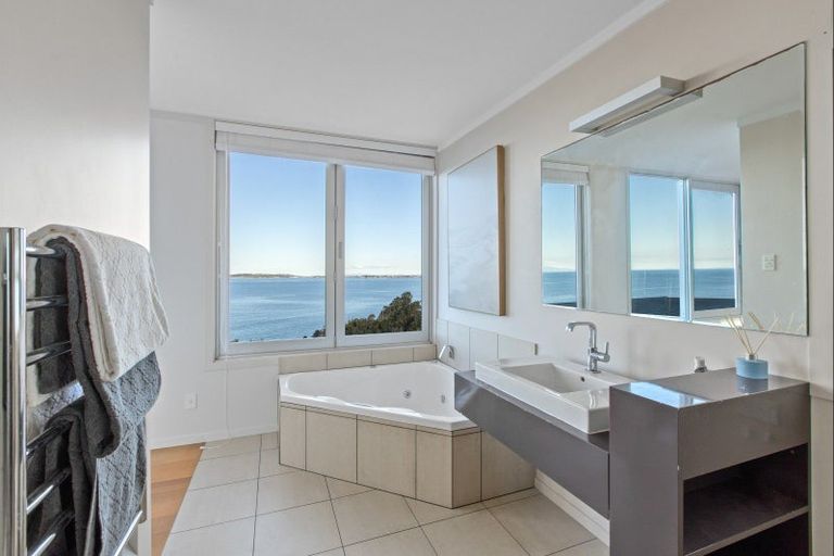 Photo of property in 8 Sykes Avenue, Hatfields Beach, Orewa, 0931