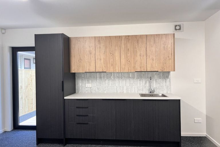 Photo of property in 2/6 Princes Street, Northcote Point, Auckland, 0627