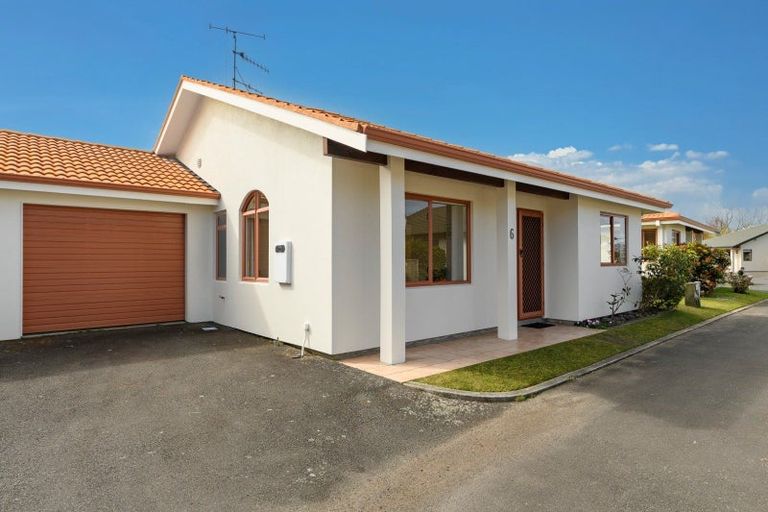 Photo of property in Cotswold Court, 6/8 Cheyne Road, Pyes Pa, Tauranga, 3112