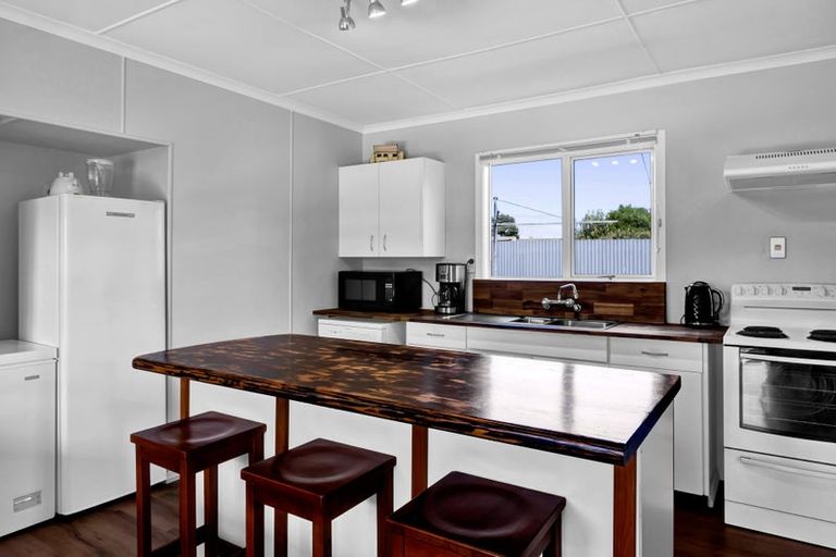 Photo of property in 25 Hira Street, Ohawe, Hawera, 4671