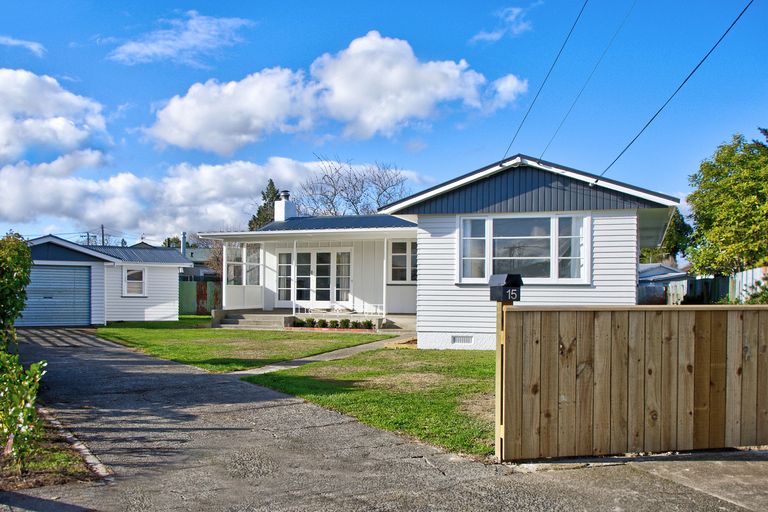 Photo of property in 15 Jones Place, Masterton, 5810