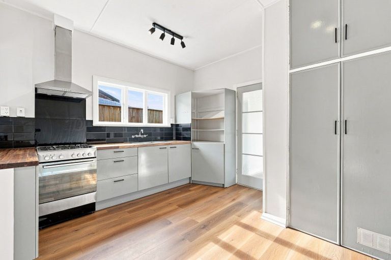 Photo of property in 28 Aotea Street, Castlecliff, Whanganui, 4501