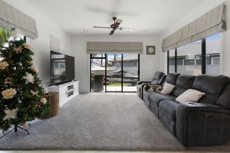 Photo of property in 43 Oceania Sands Way, Papamoa Beach, Papamoa, 3118