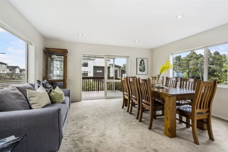 Photo of property in 23 Ravello Rise, Flat Bush, Auckland, 2019
