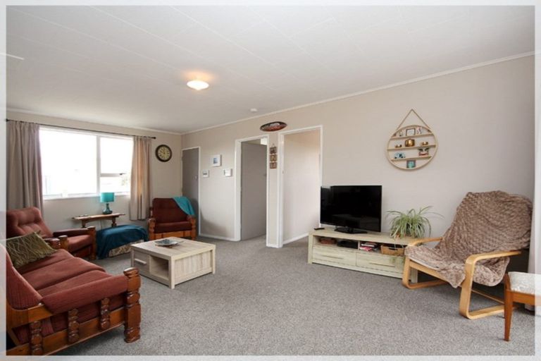 Photo of property in 14 Punga Street, Tangimoana, 4822