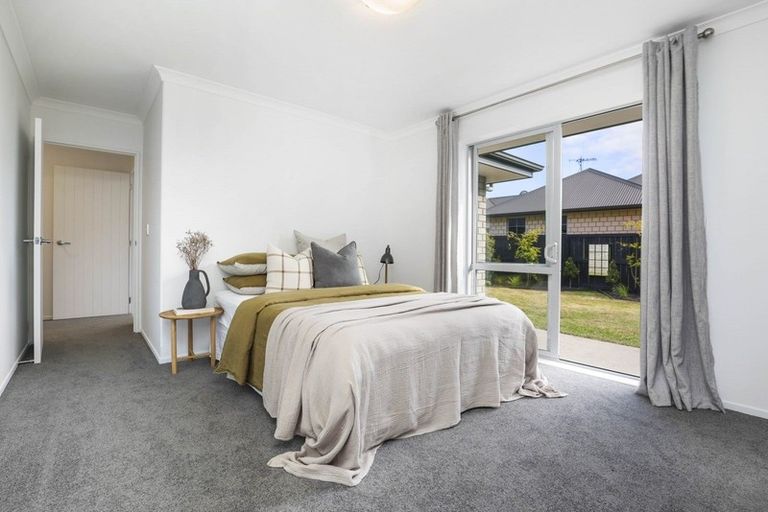 Photo of property in 18 Farleigh Close, Huntington, Hamilton, 3210