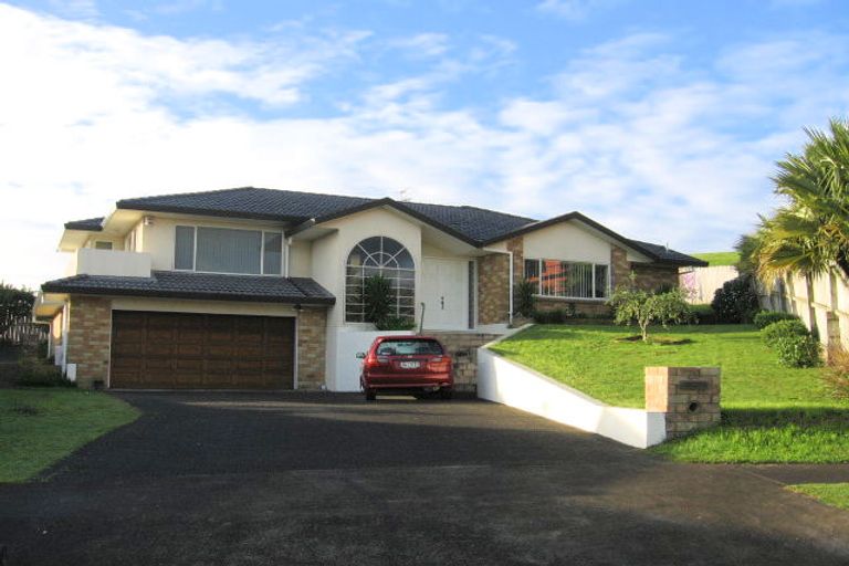 Photo of property in 20 Capistrano Mews, Goodwood Heights, Auckland, 2105