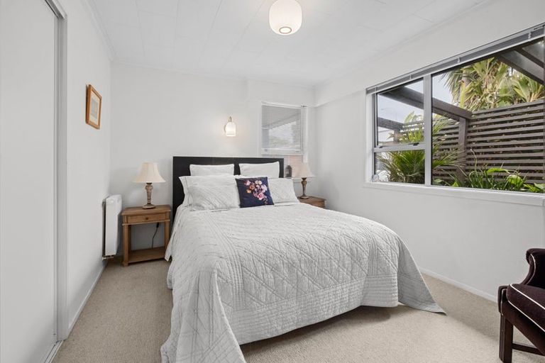 Photo of property in 1/237 Courtenay Street, Strandon, New Plymouth, 4312