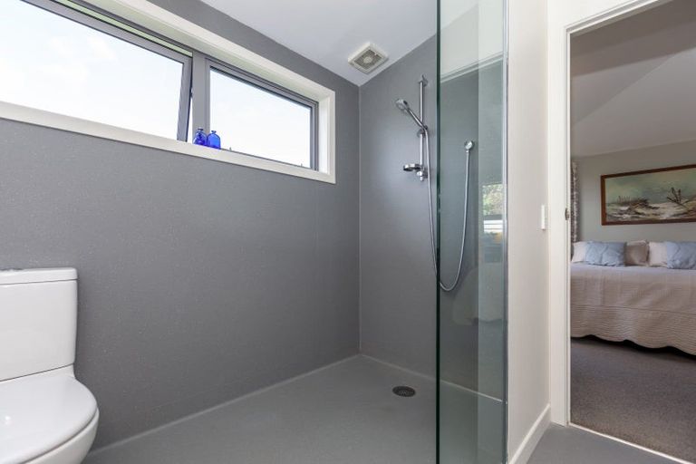 Photo of property in 5 Newry Road, Raumati Beach, Paraparaumu, 5032