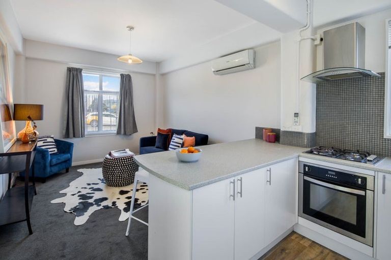 Photo of property in San Antonio Flats, 1/12 Kilbirnie Crescent, Kilbirnie, Wellington, 6022