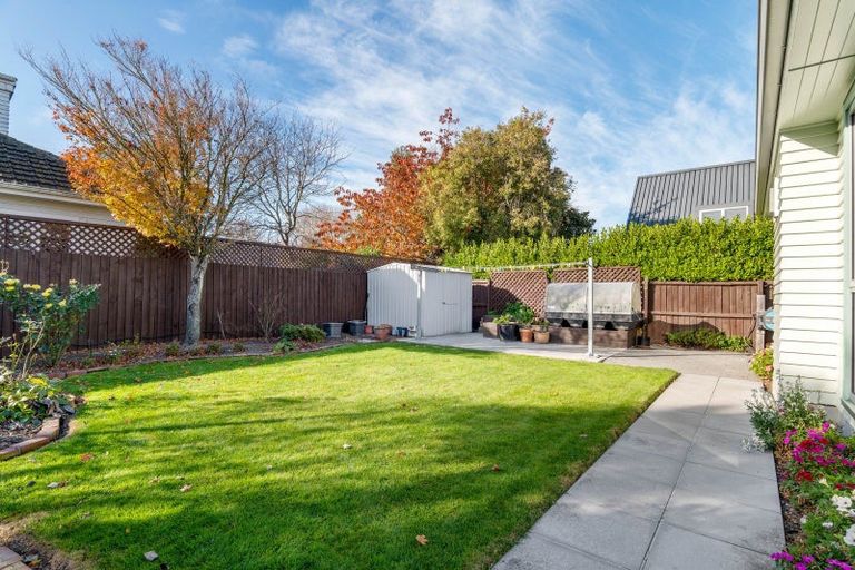 Photo of property in 100 Memorial Avenue, Ilam, Christchurch, 8053