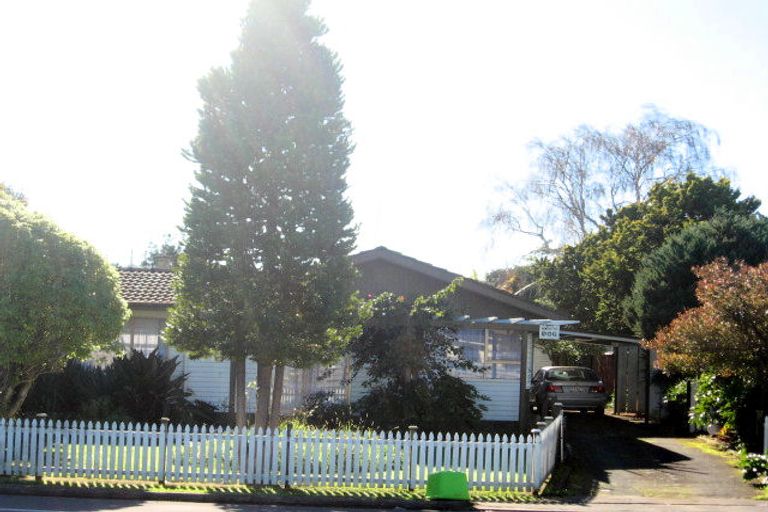 Photo of property in 121a Russell Road, Manurewa, Auckland, 2102