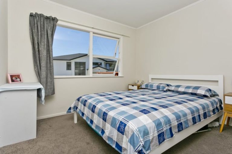Photo of property in 33 Diana Drive, Glenfield, Auckland, 0627