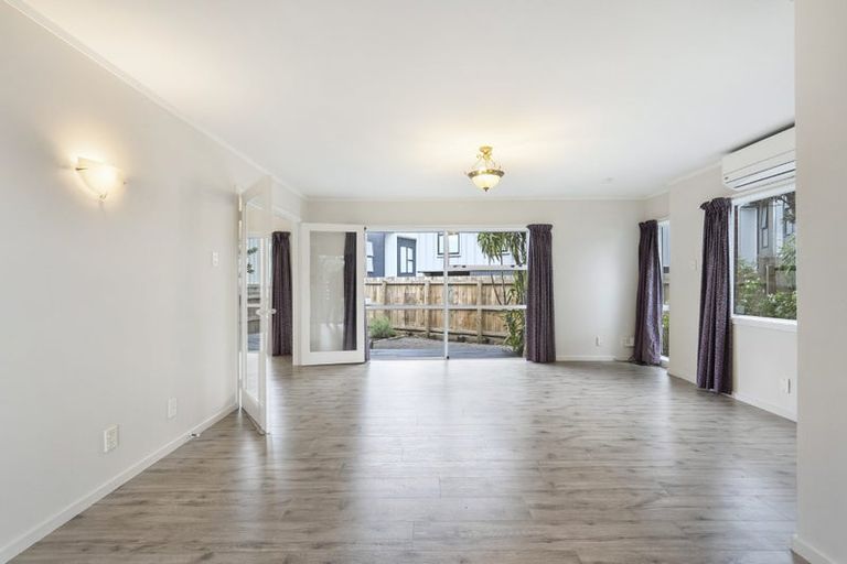 Photo of property in 2/5 Stanley Avenue, Milford, Auckland, 0620