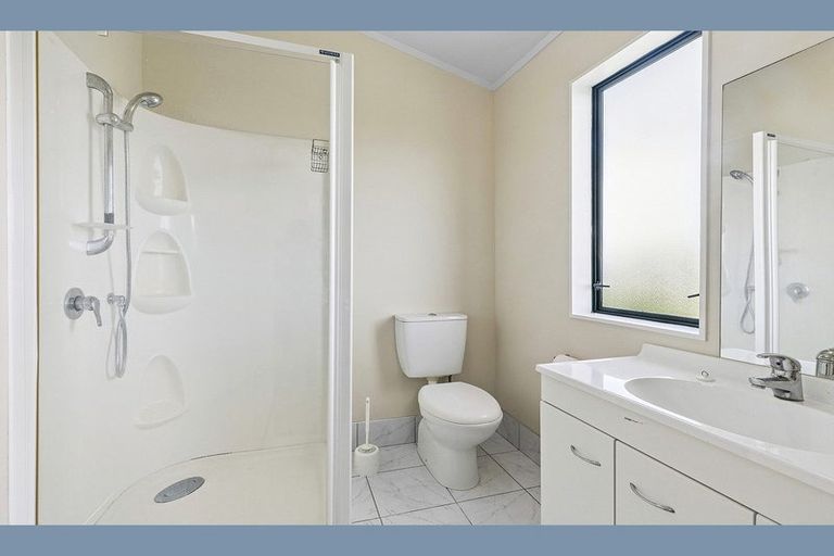 Photo of property in 6 Mitika Way, Strathmore Park, Wellington, 6022