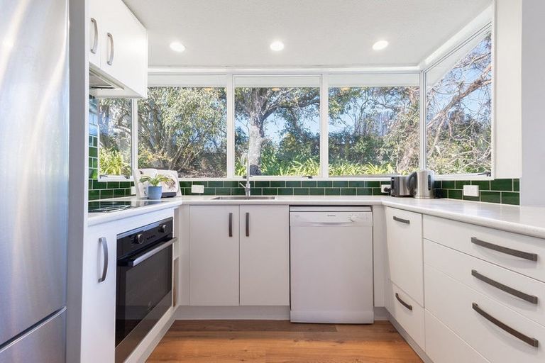 Photo of property in 33 Rimu Road, Raumati Beach, Paraparaumu, 5032