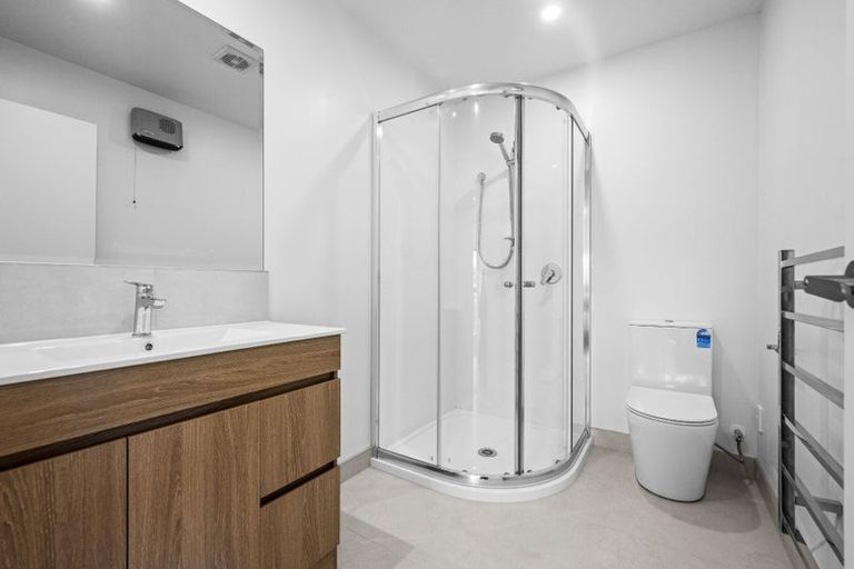 Photo of property in 16 Gossamer Drive, Pakuranga Heights, Auckland, 2010